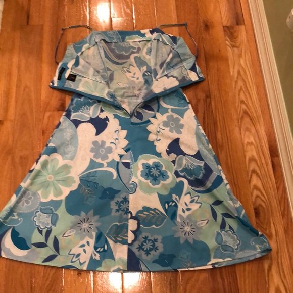 3/$25 New York and company size 6 dress - Picture 6 of 7